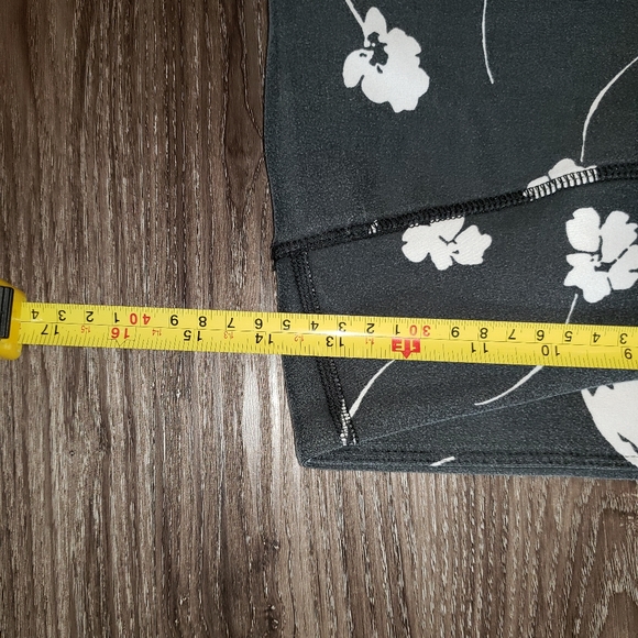 Fabletics salar Capri leggings - Picture 3 of 10